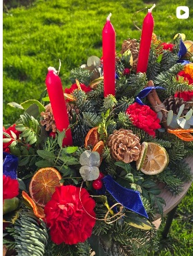 Festive floral arrangement by Floral Fusions by Kim